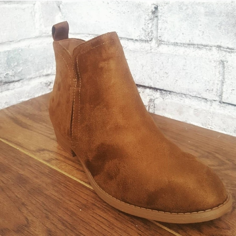 Sueded Side Slit Boot - Picture 3 of 5